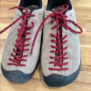 Keen Beige Sneakers with Red Laces